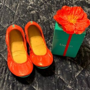Poppy Tieks